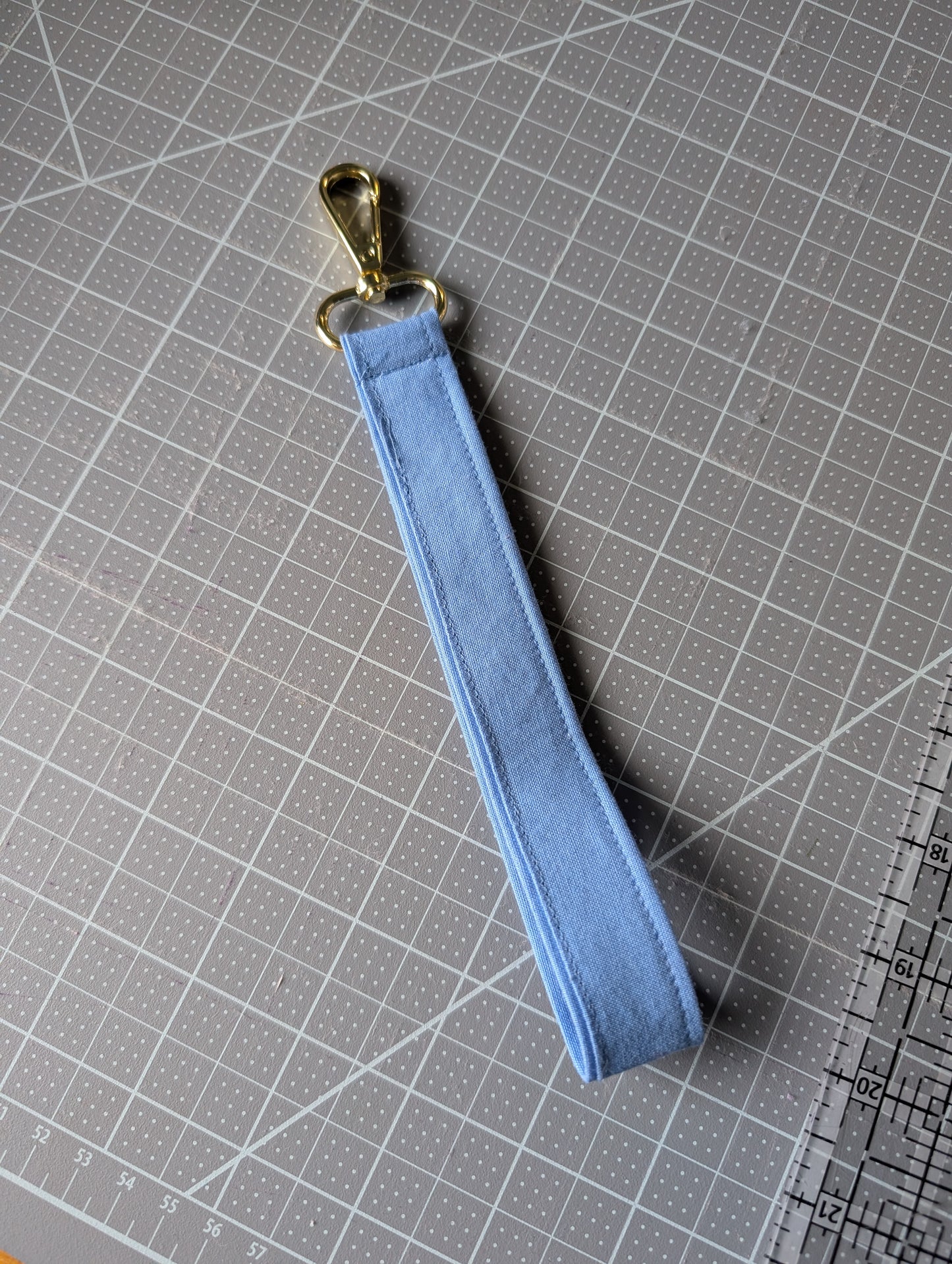 Wristlet strap